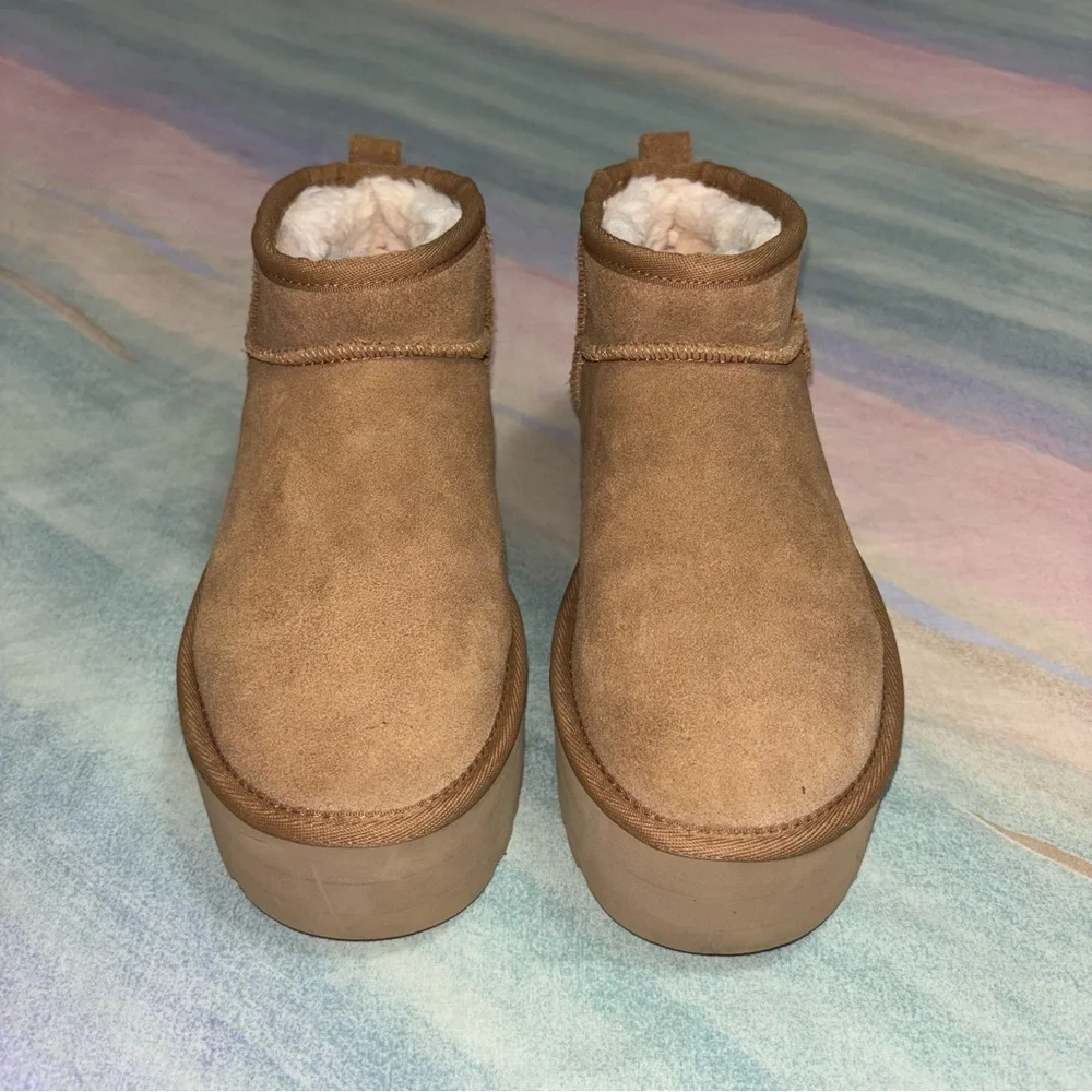 UGG Classic Ultra Mini Platform shoes size 8